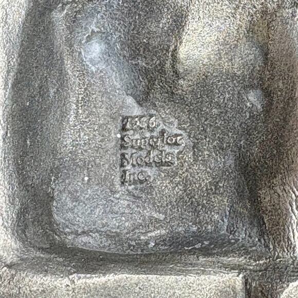 Book Wizard w/ Crystal Ball ,Spell Book Ray Lamb Perth Fine Pewter signed 1986 - Picture 7 of 11